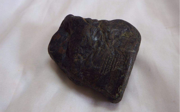 伊丁陨石的特点以及收藏价值 - 上海好陨来珠宝首饰有限公司